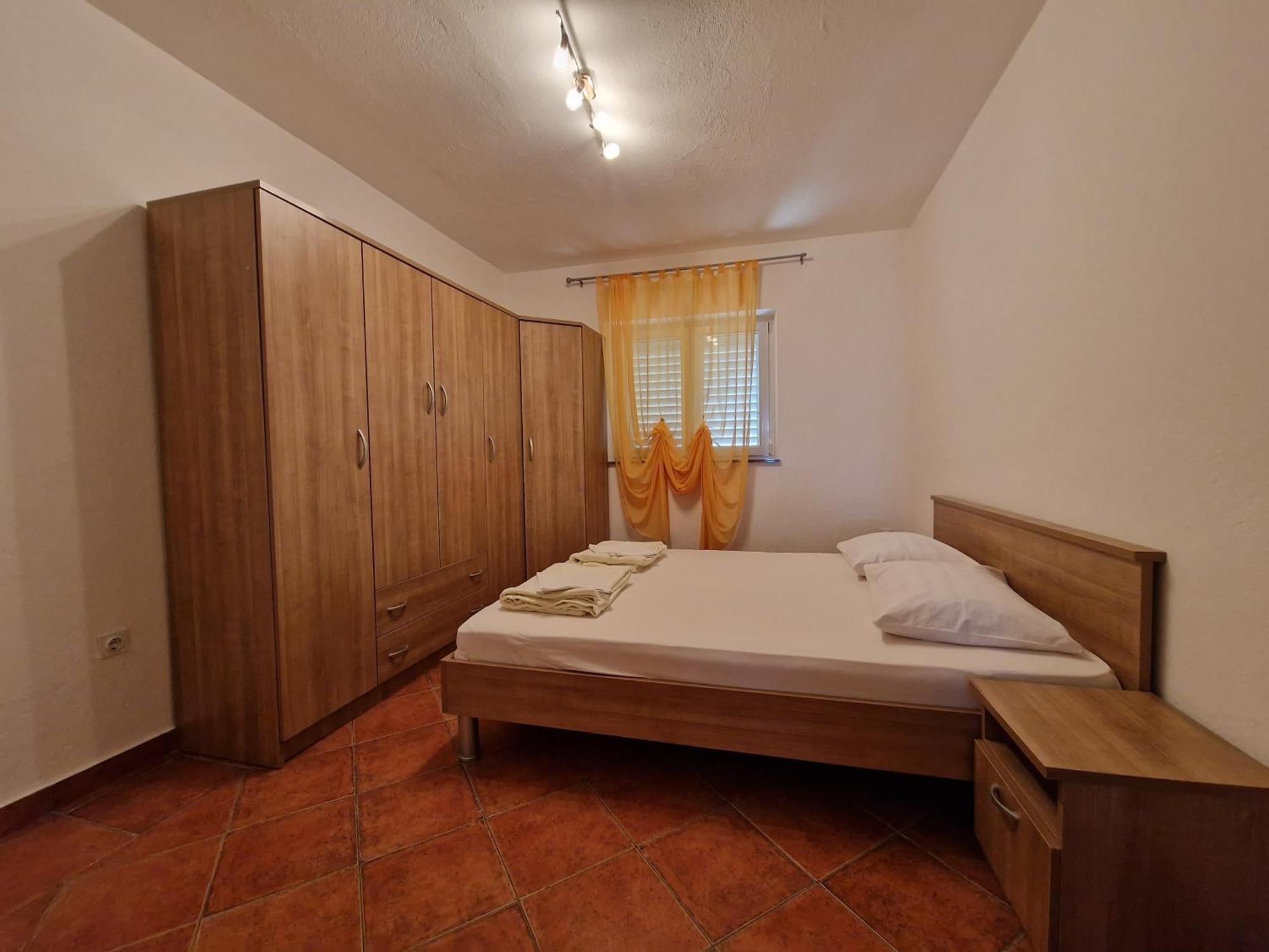 Apartments And Room Suza Senj  Pokoj fotografie
